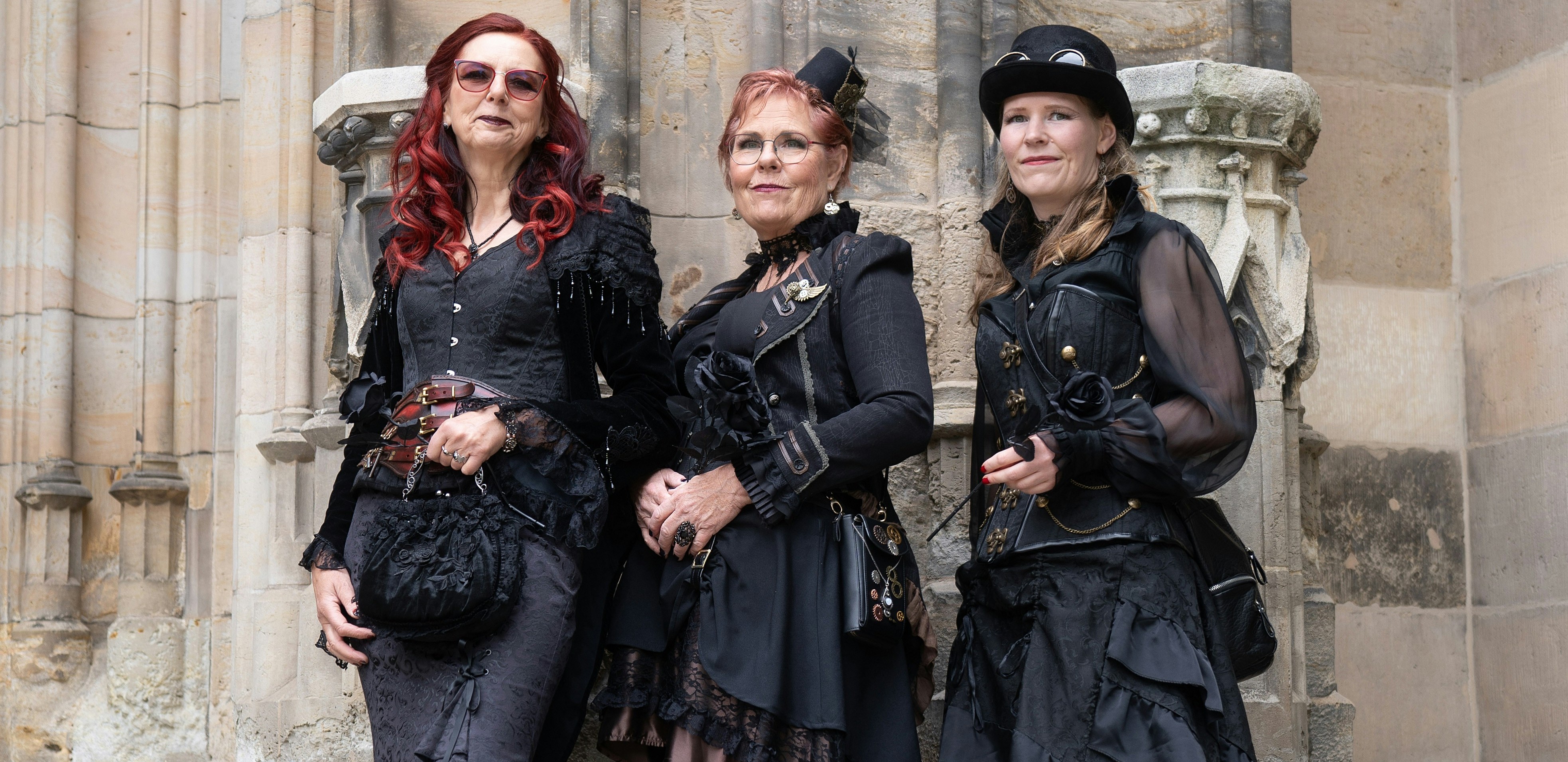 3 ladys giving off big witch energy